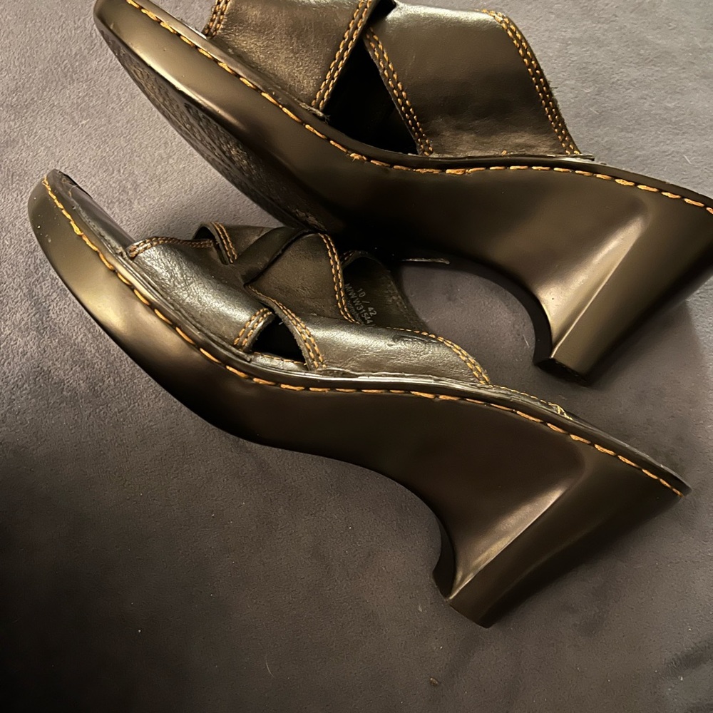 Born 3” wedge slide. Brown black size 10 barely worn. EUC